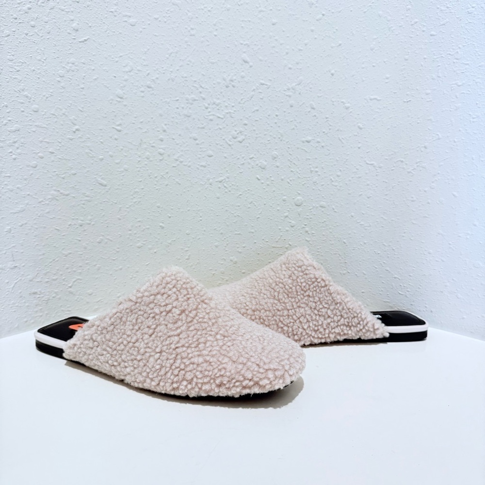 DKNY Women’s Fuzzy Faux Fur Beige Square Toe Mules Size 7 NWT